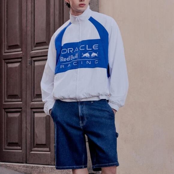 Oracle red bull racing graphic in Large - Picture 6 of 6